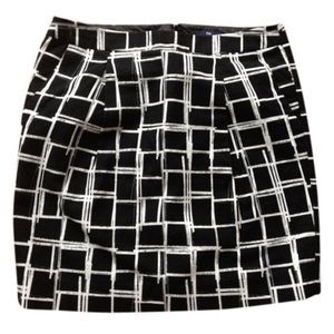 New with tags Gap checkered skirt